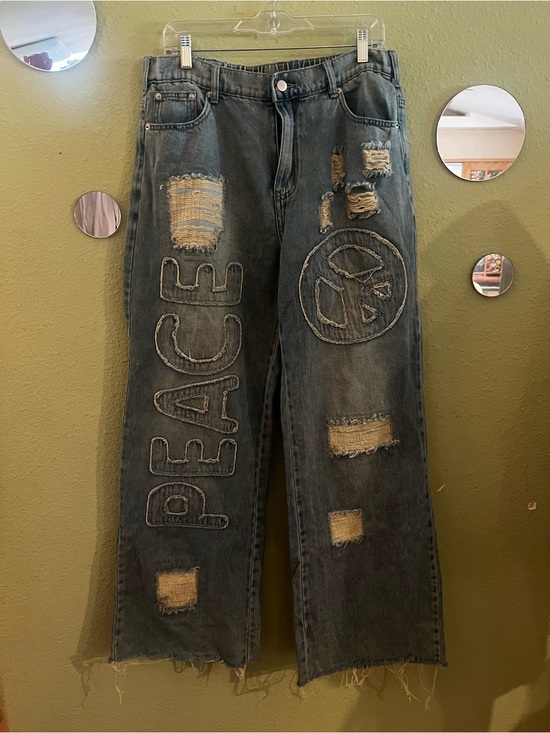 Oli & Hali Denim - Oli & Hali Distressed Wide Leg Peace Patch Jeans.
